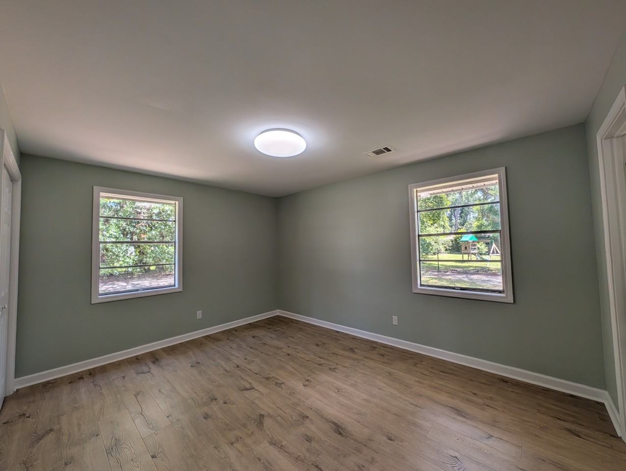 112 Alexander Ave #1 - Photo 5 of 32