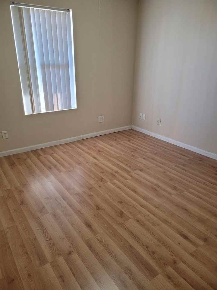 321 E Mill St Apt 2 #2 - Photo 7 of 8