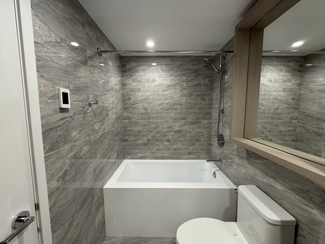 6608 Sussex Avenue #1006 - Photo 7 of 20