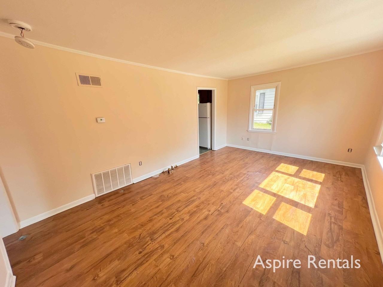 805 Jewell Ave #805 - Photo 7 of 11