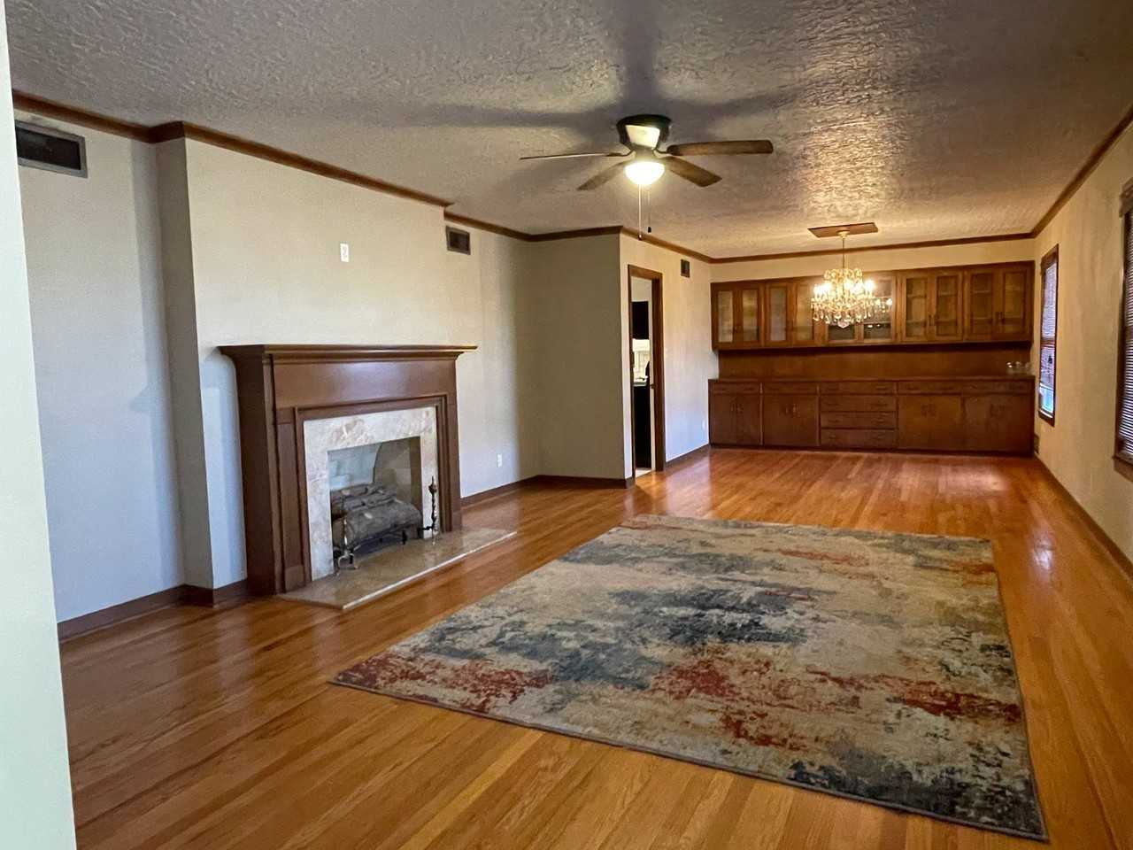 1004 Cottonwood St #1 - Photo 6 of 19