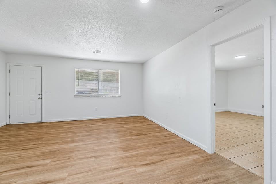 601 N Idaho St #1 - Photo 6 of 20