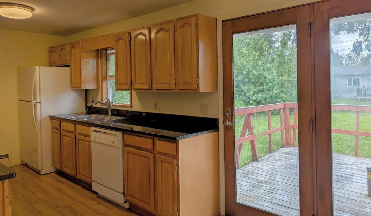 2801 Riverview Dr #1 - Photo 5 of 25