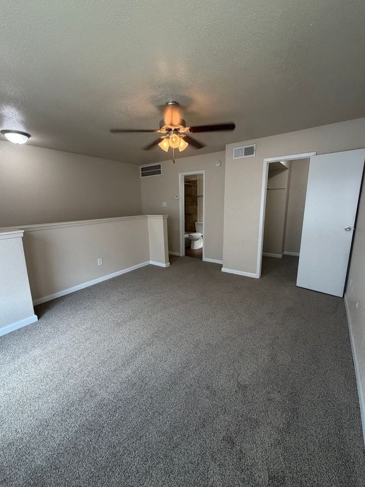 Bellaire Silk Apartments - Photo 7 of 22