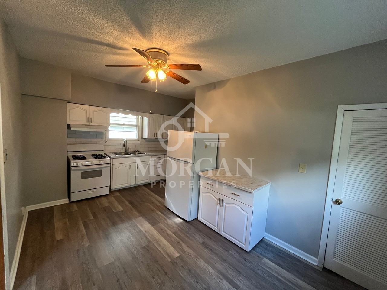 623 W Jefferson St #1 - Photo 4 of 9
