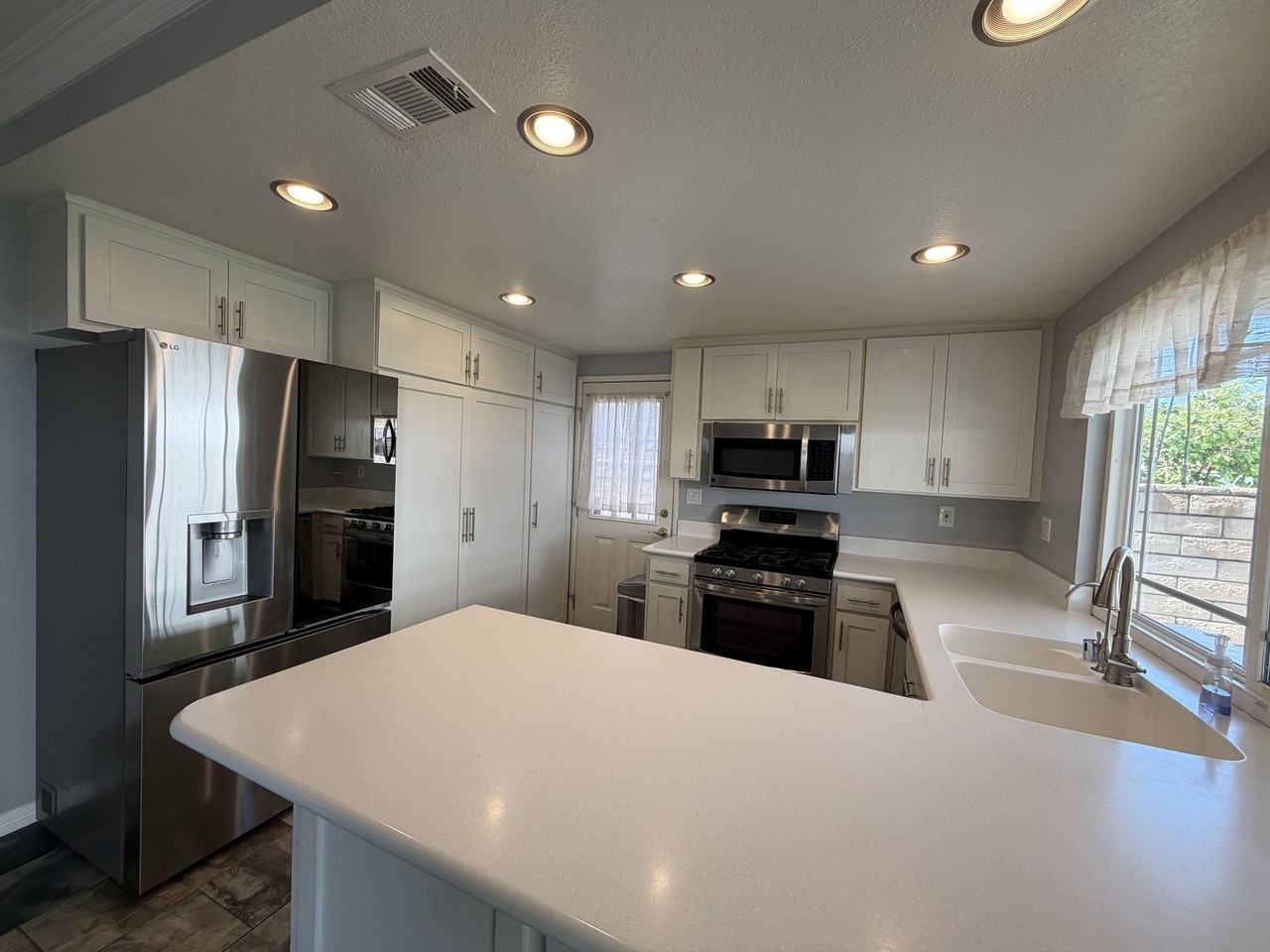 12461 Vivienda Ave #1 - Photo 3 of 19