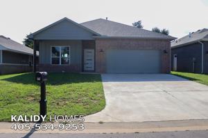 featured image of 421 Remington Ave #1