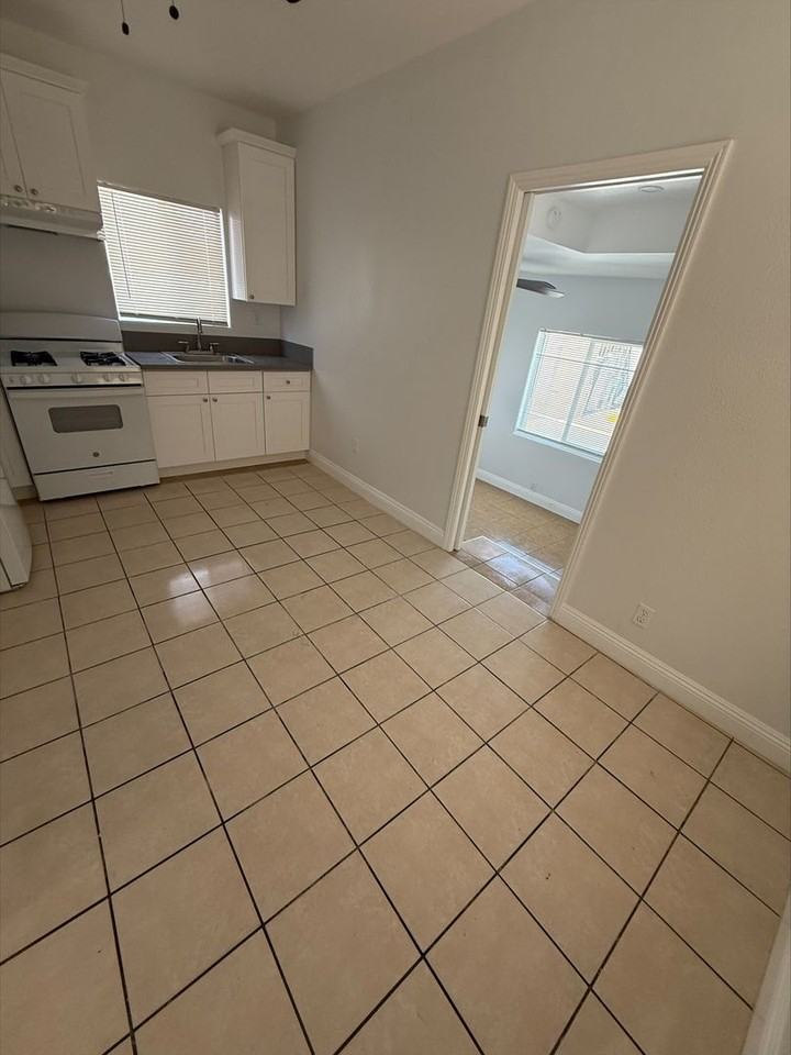 842 Alamitos Avenue - Photo 5 of 32