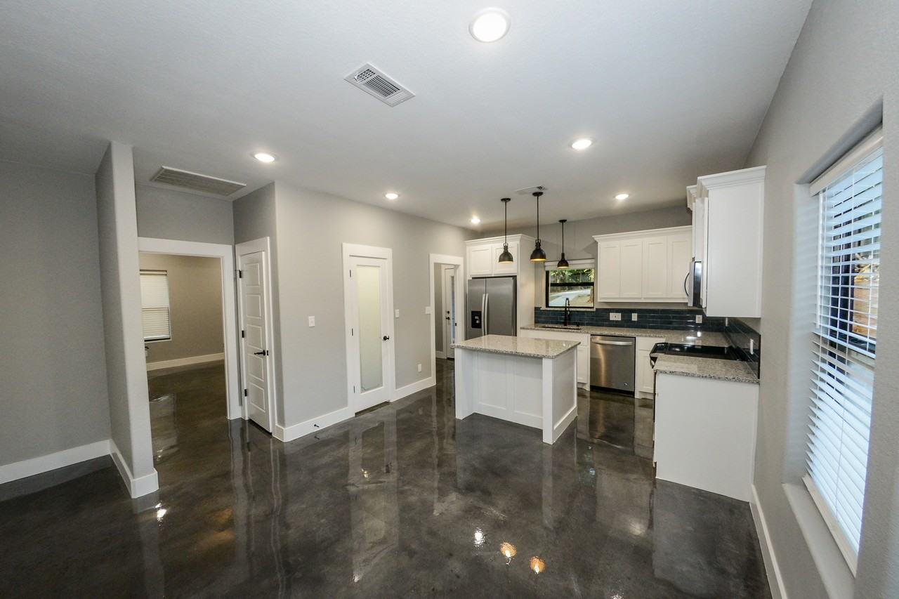 612 E Shepherd St #1 - Photo 4 of 41