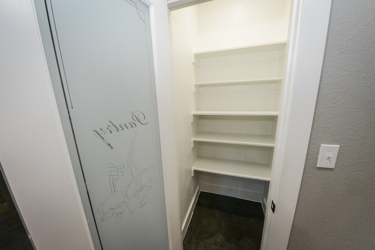 612 E Shepherd St #1 - Photo 7 of 41