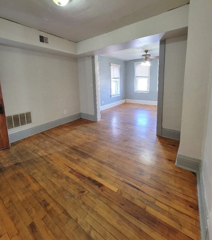 927 1/2 Plumer St #2 - Photo 5 of 9