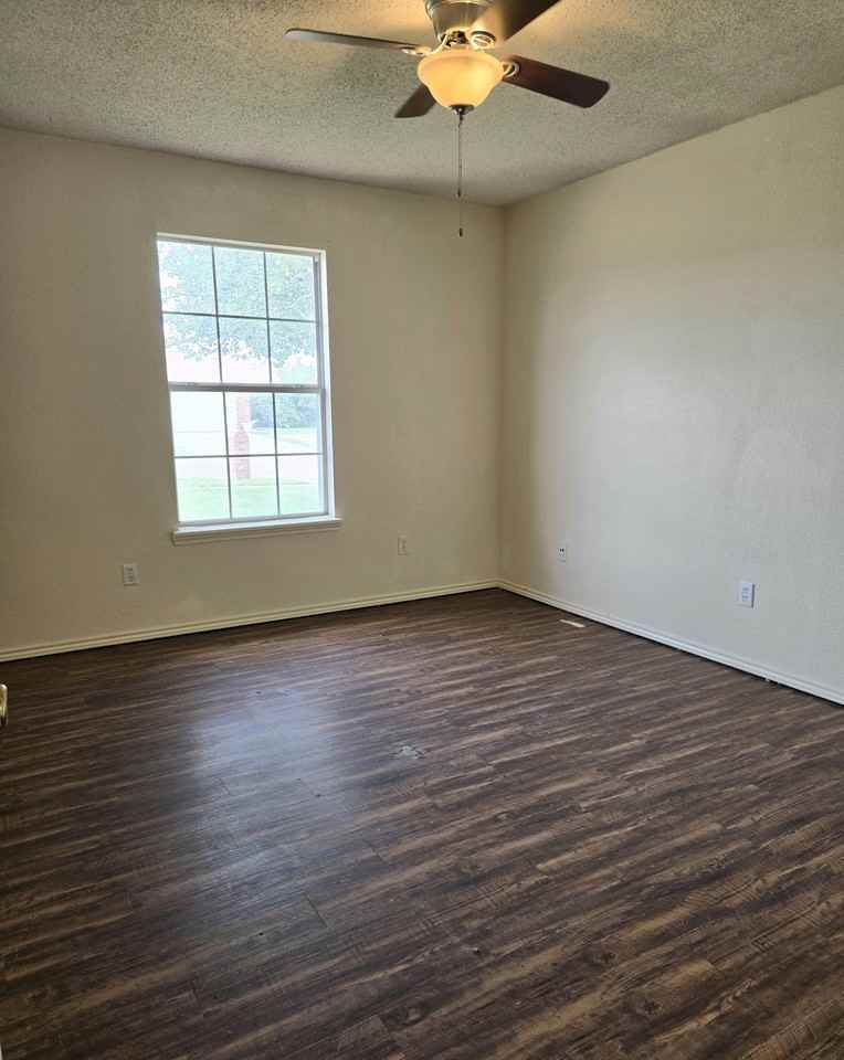 6311 31st St #1 - Photo 7 of 12