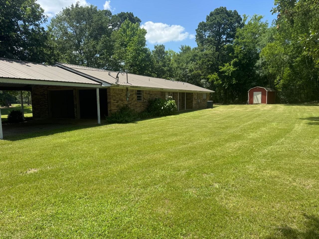8174 Farm Road 1402 - Photo 4 of 19
