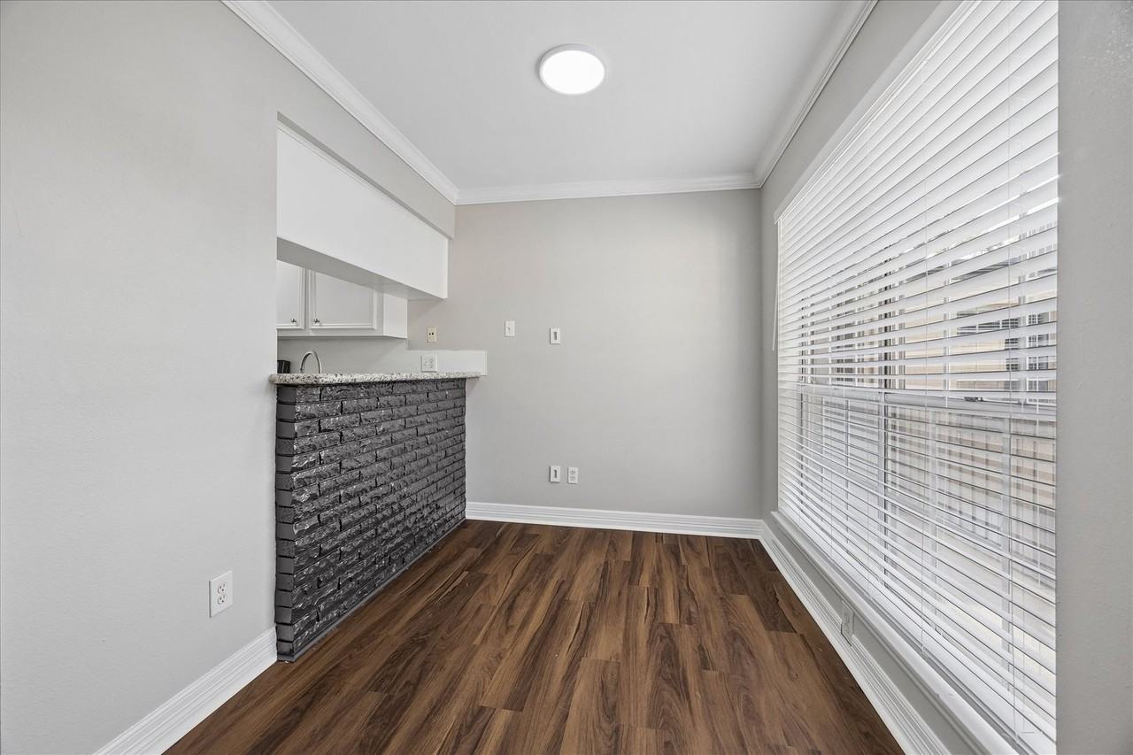 Emerson Street Apartments - Photo 5 of 21