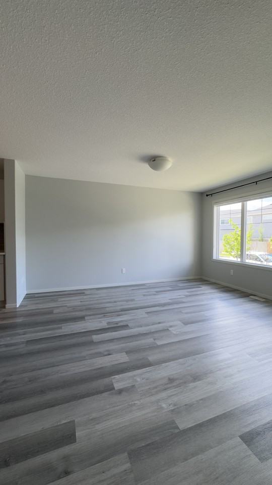6209 66 St #1 - Photo 6 of 35