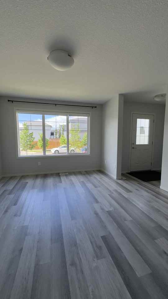 6209 66 St #1 - Photo 7 of 35