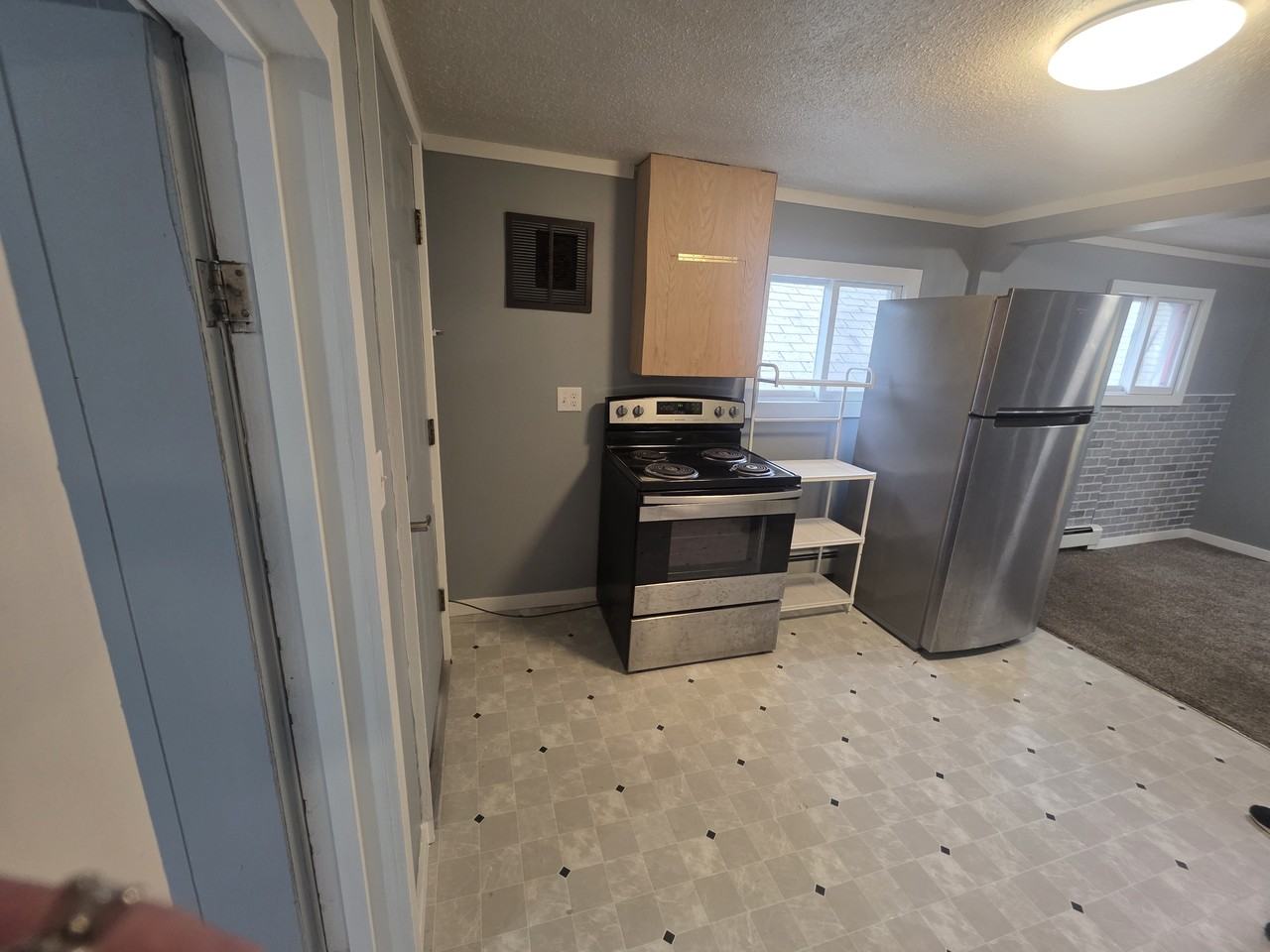 306 3rd St S #B - Photo 4 of 16