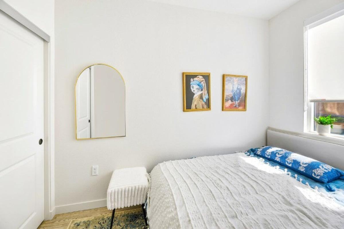 2915 E St - Photo 6 of 43