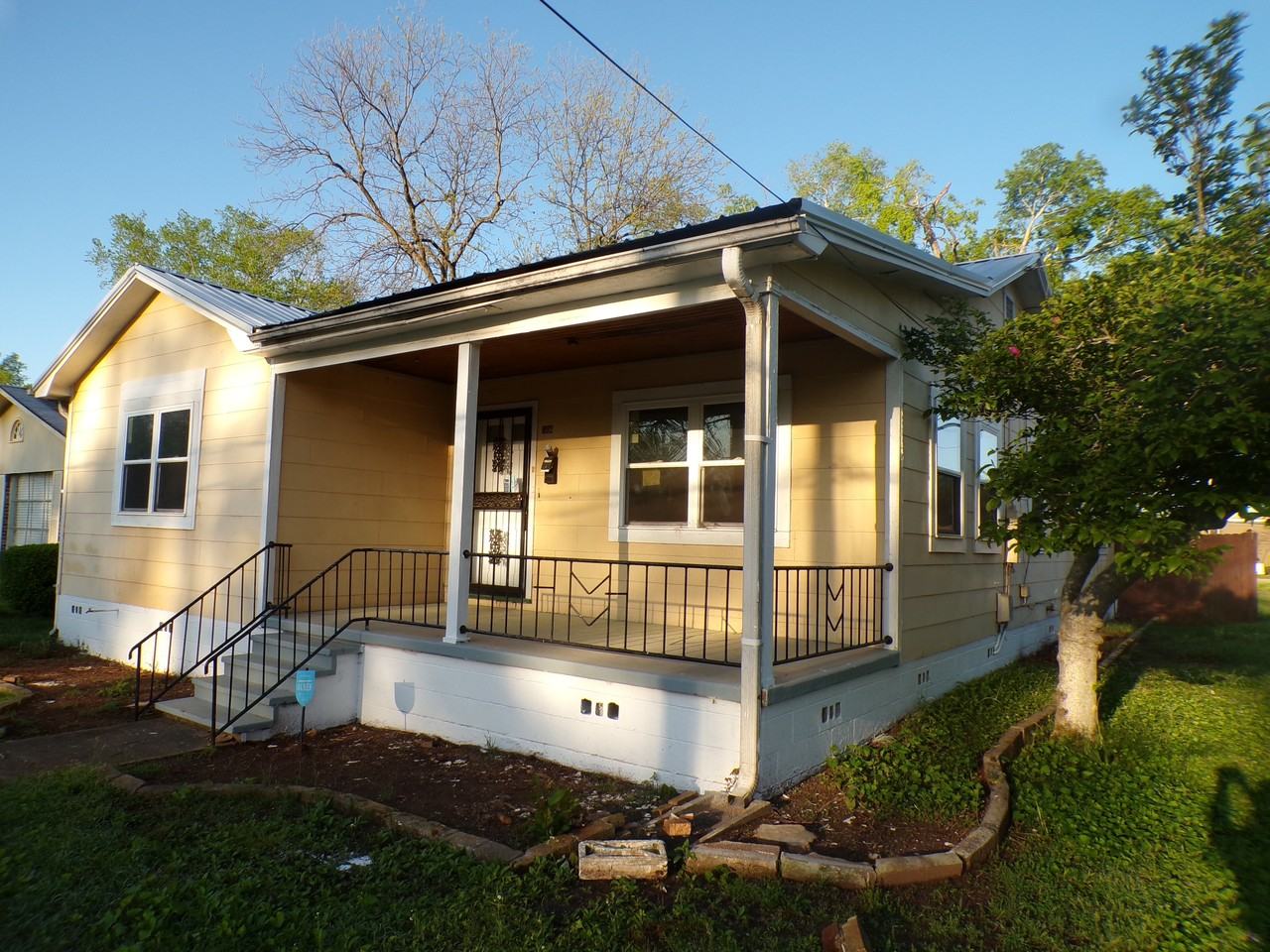 1400 19th Pl Sw #1 - Photo 3 of 12