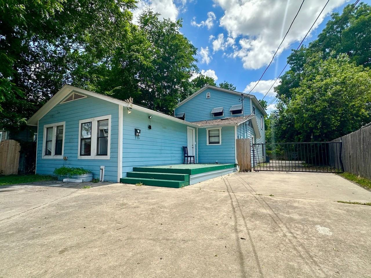 2007 S 7th St