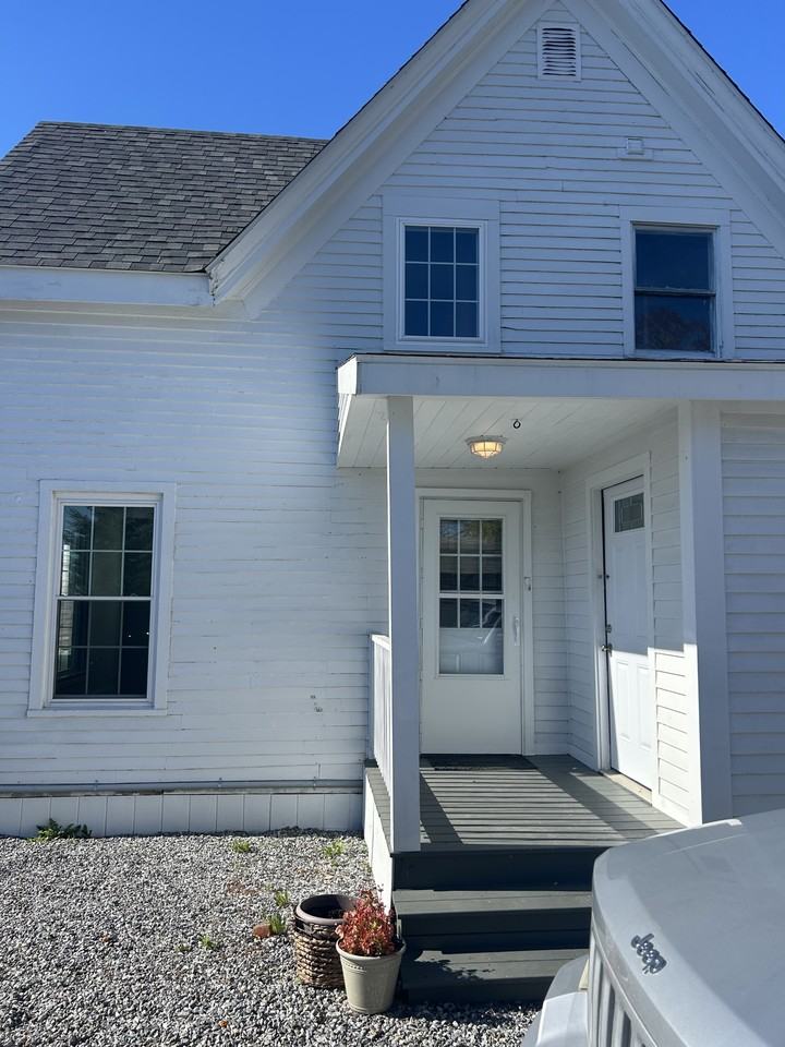 11 Trinity St #1 - Photo 2 of 17