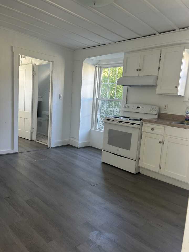 11 Trinity St #1 - Photo 5 of 17