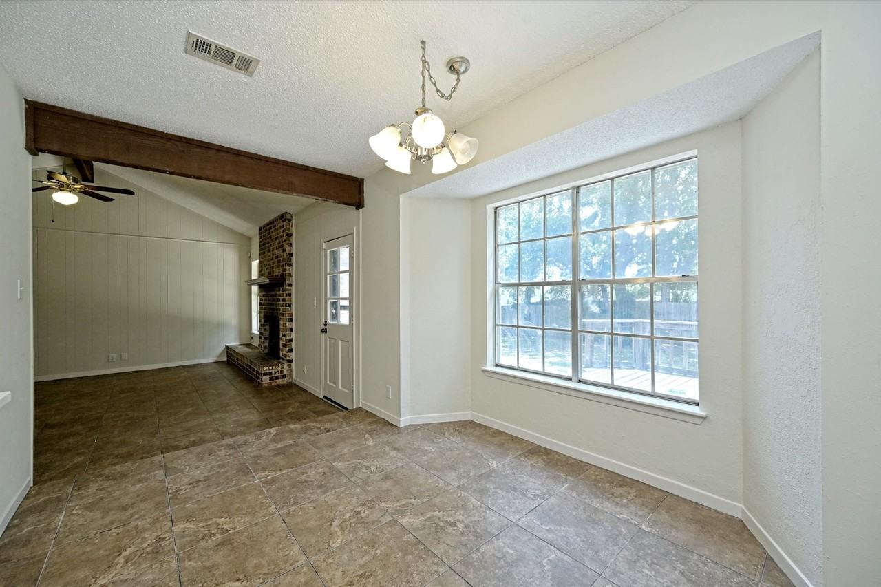 6509 Skycrest Dr - Photo 4 of 10