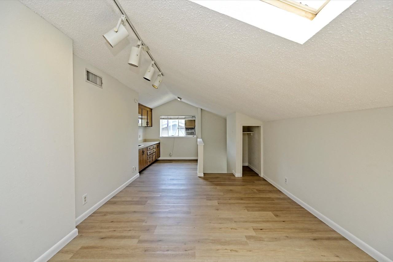 6509 Skycrest Dr - Photo 6 of 10