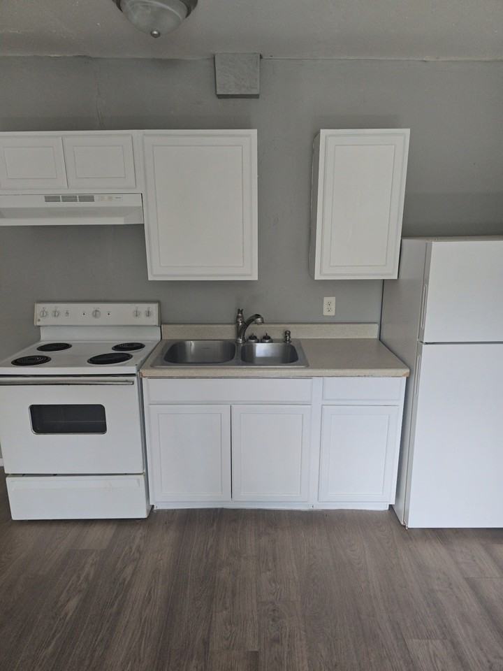 1209 N 10th St #1 - Photo 2 of 5