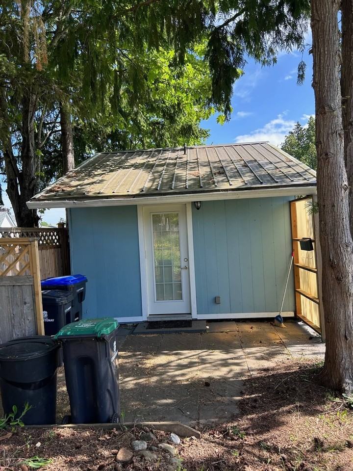 4652 Western Rd #SFH - Photo 4 of 9