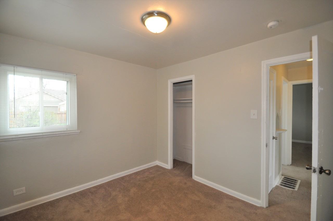 2525 Olive St #1 - Photo 4 of 21