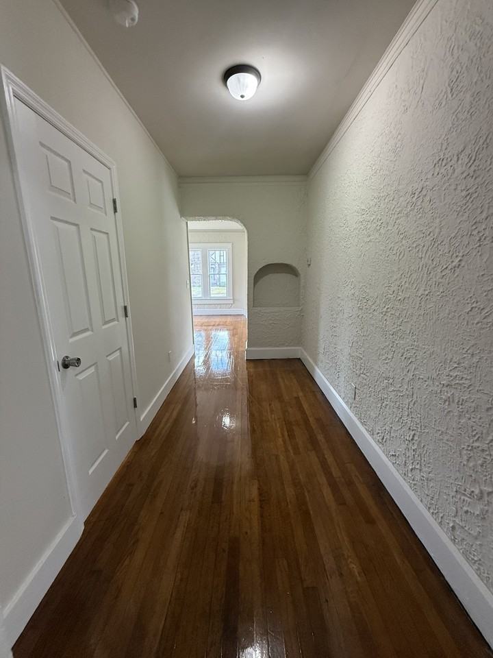 1853 Princeton Ave Sw #1 - Photo 4 of 16