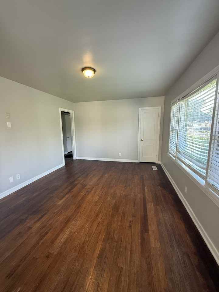 1744 Lincoln Pl Sw #1 - Photo 2 of 17