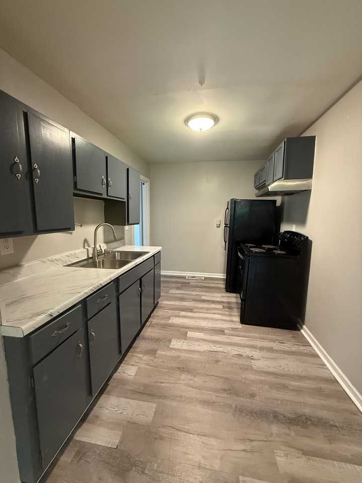 1744 Lincoln Pl Sw #1 - Photo 6 of 17