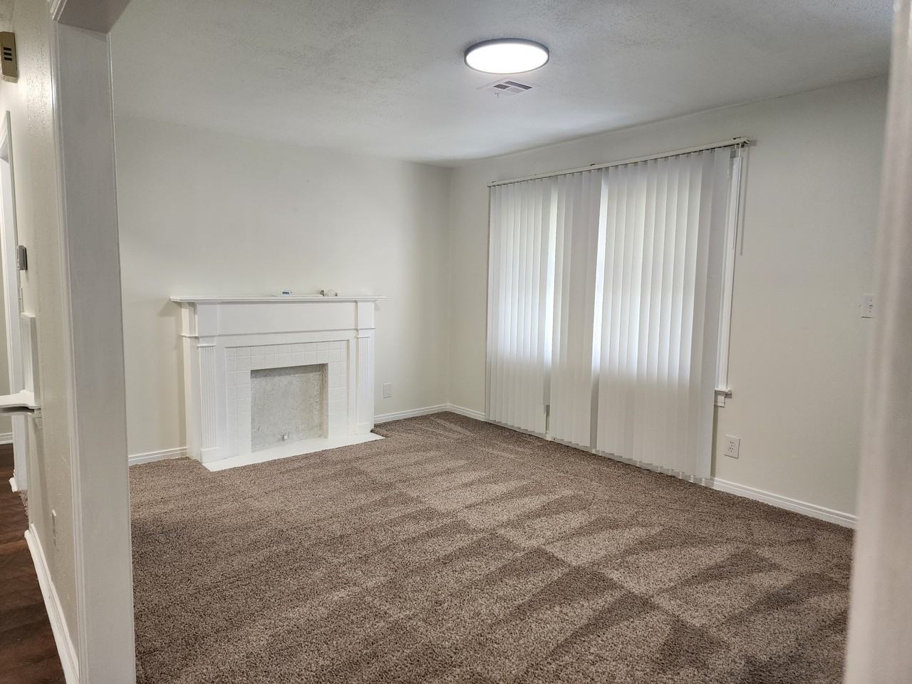 1225 Ne 42nd St #1 - Photo 4 of 50