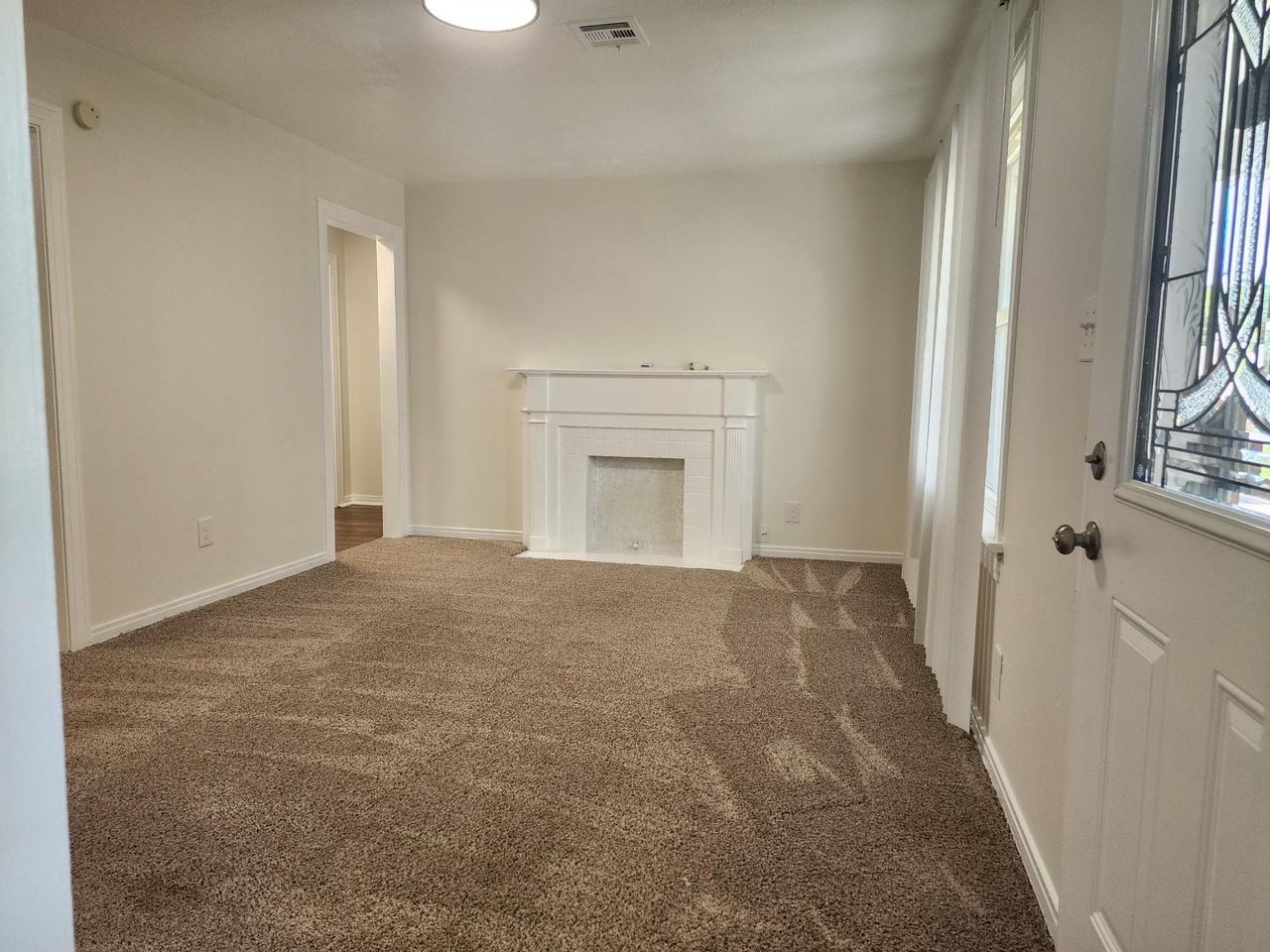 1225 Ne 42nd St #1 - Photo 5 of 50