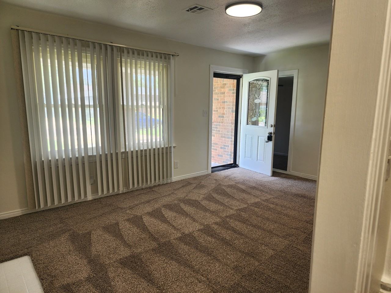 1225 Ne 42nd St #1 - Photo 6 of 50