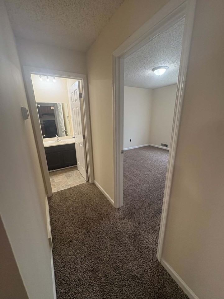 1710 Oshea St #C - Photo 6 of 18