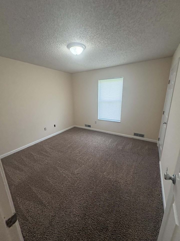 1710 Oshea St #C - Photo 7 of 18