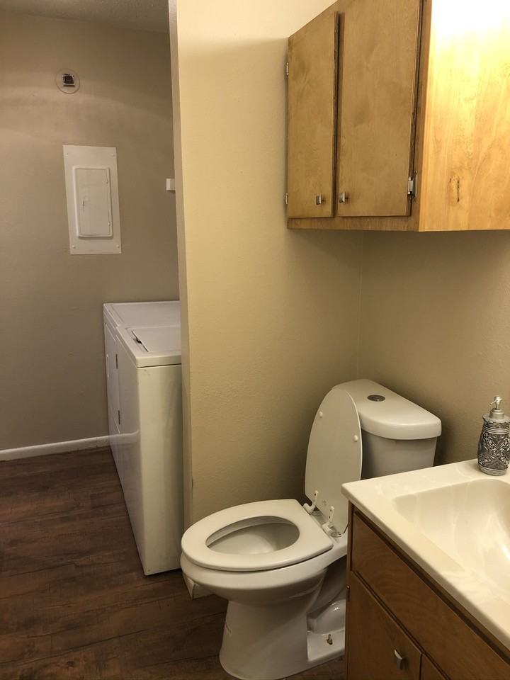 609 Sherwood DrApt B #609B - Photo 4 of 10