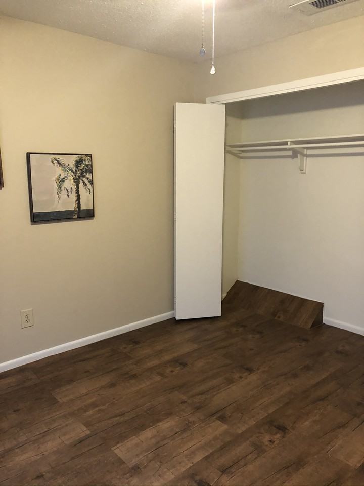 609 Sherwood DrApt B #609B - Photo 7 of 10