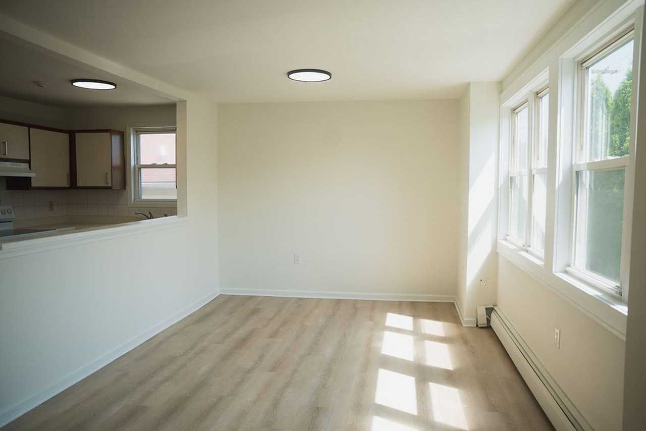 519 Valley Street - Photo 3 of 18