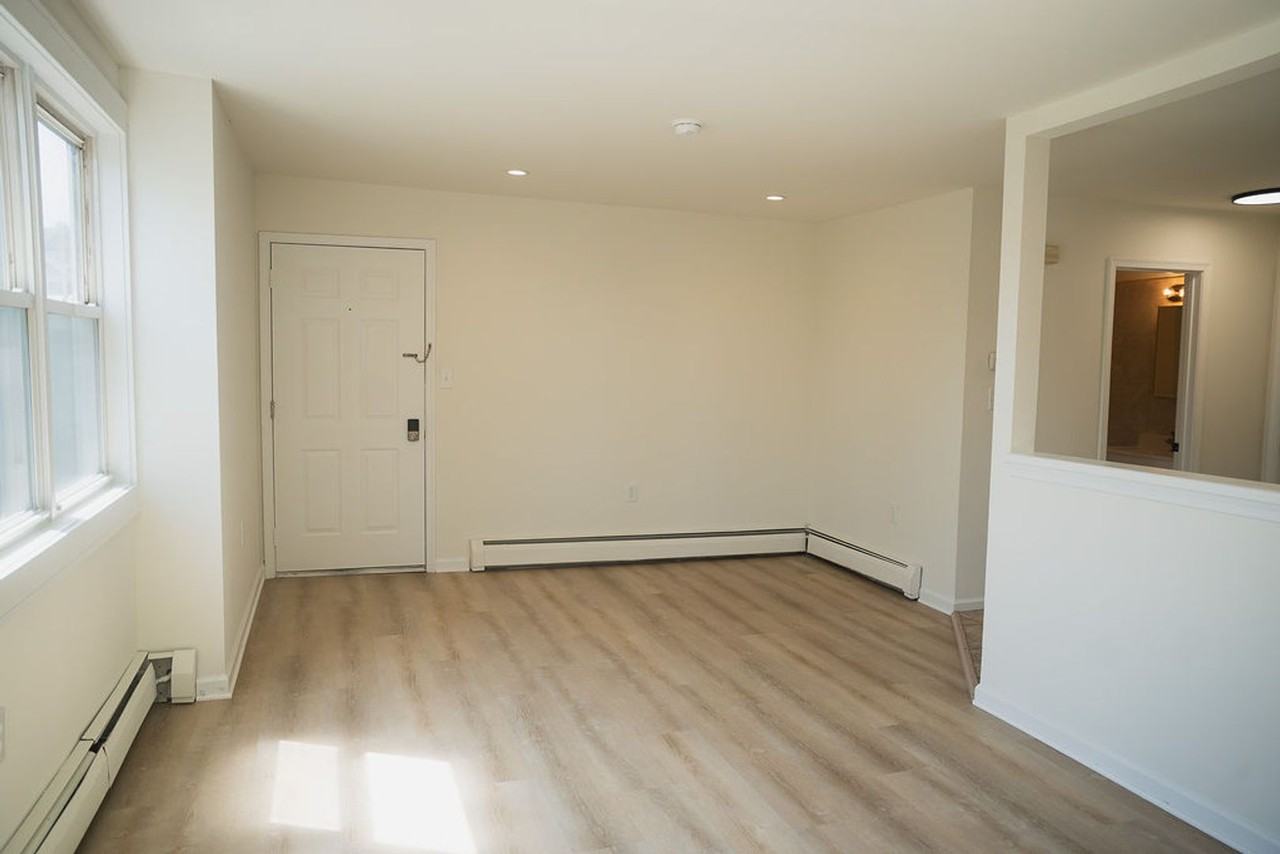 519 Valley Street - Photo 5 of 18