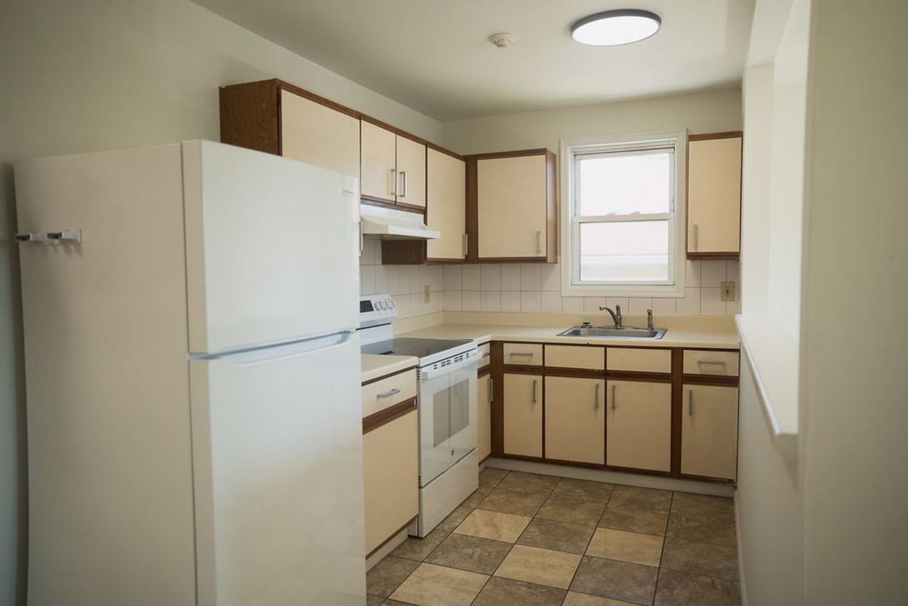 519 Valley Street - Photo 6 of 18