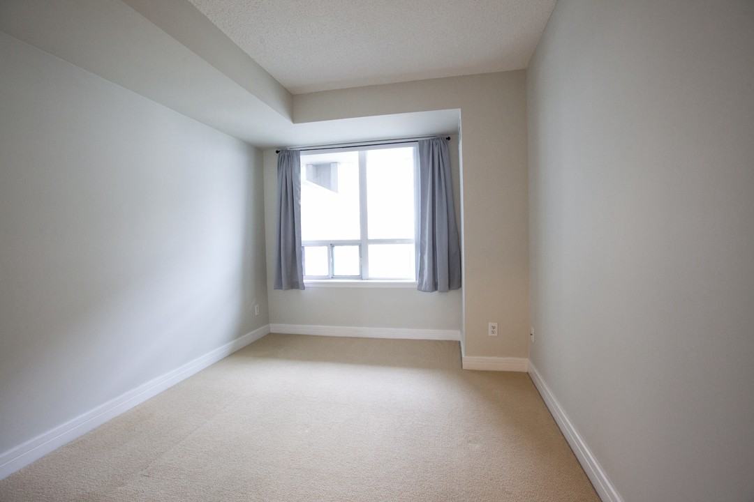 16 Harrison Garden Blvd - Photo 5 of 15