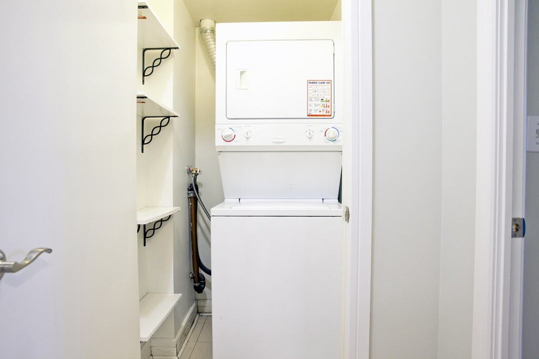 16 Harrison Garden Blvd - Photo 7 of 15