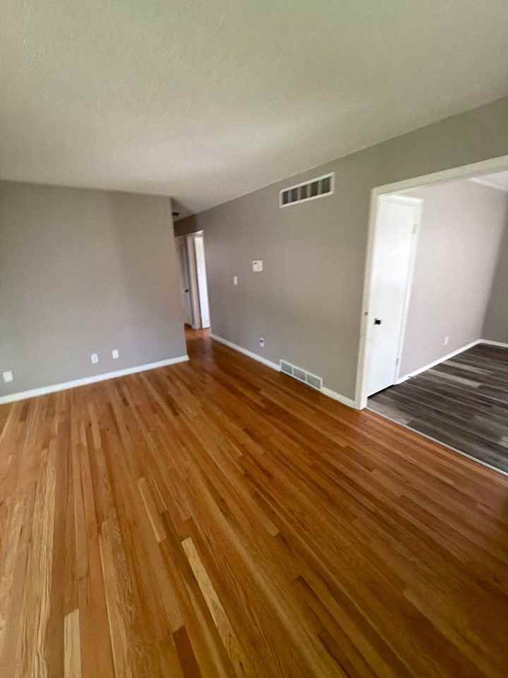 8706 Ne Boone St - Photo 2 of 12