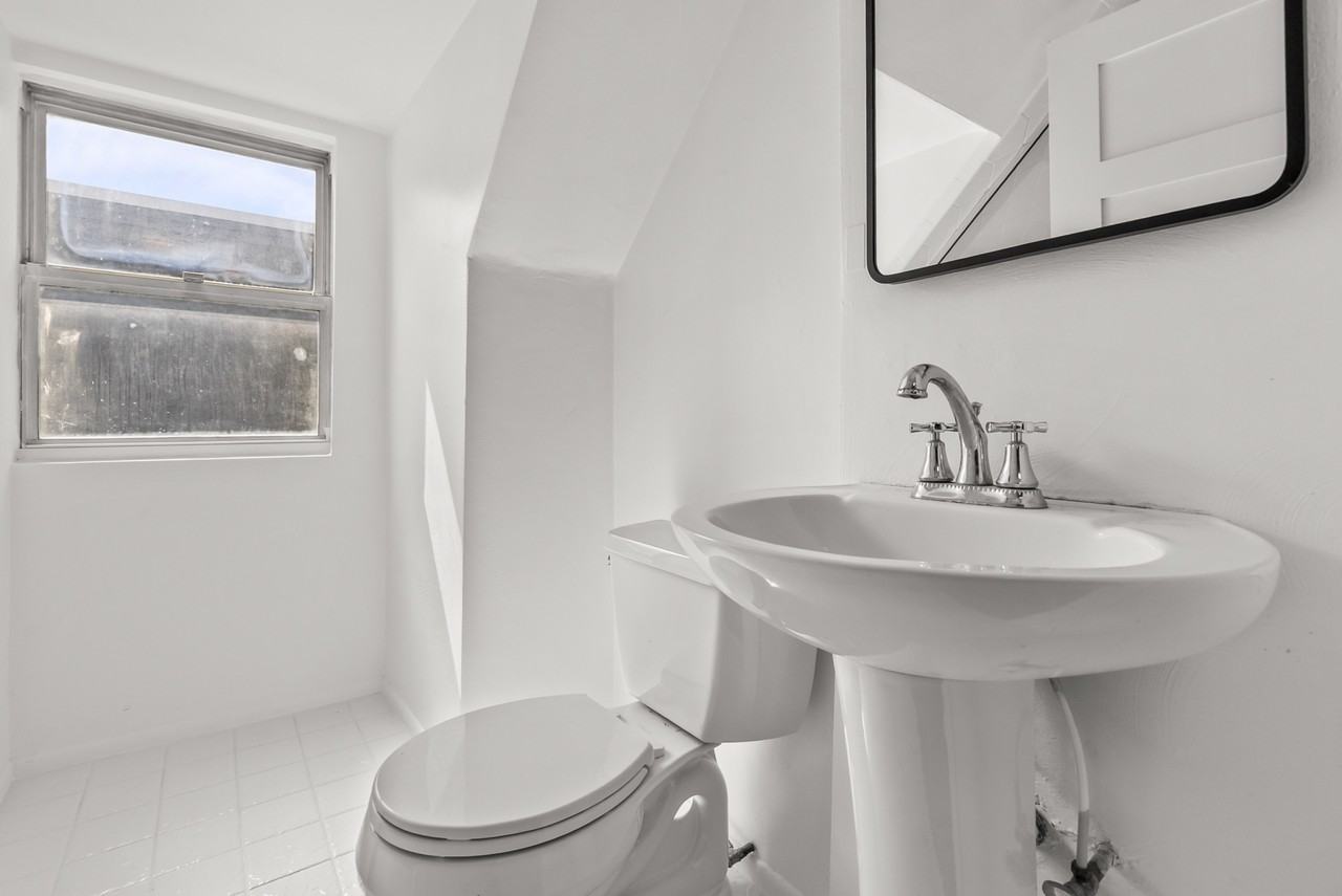 346 Fairfax Ave #3 - Photo 6 of 12