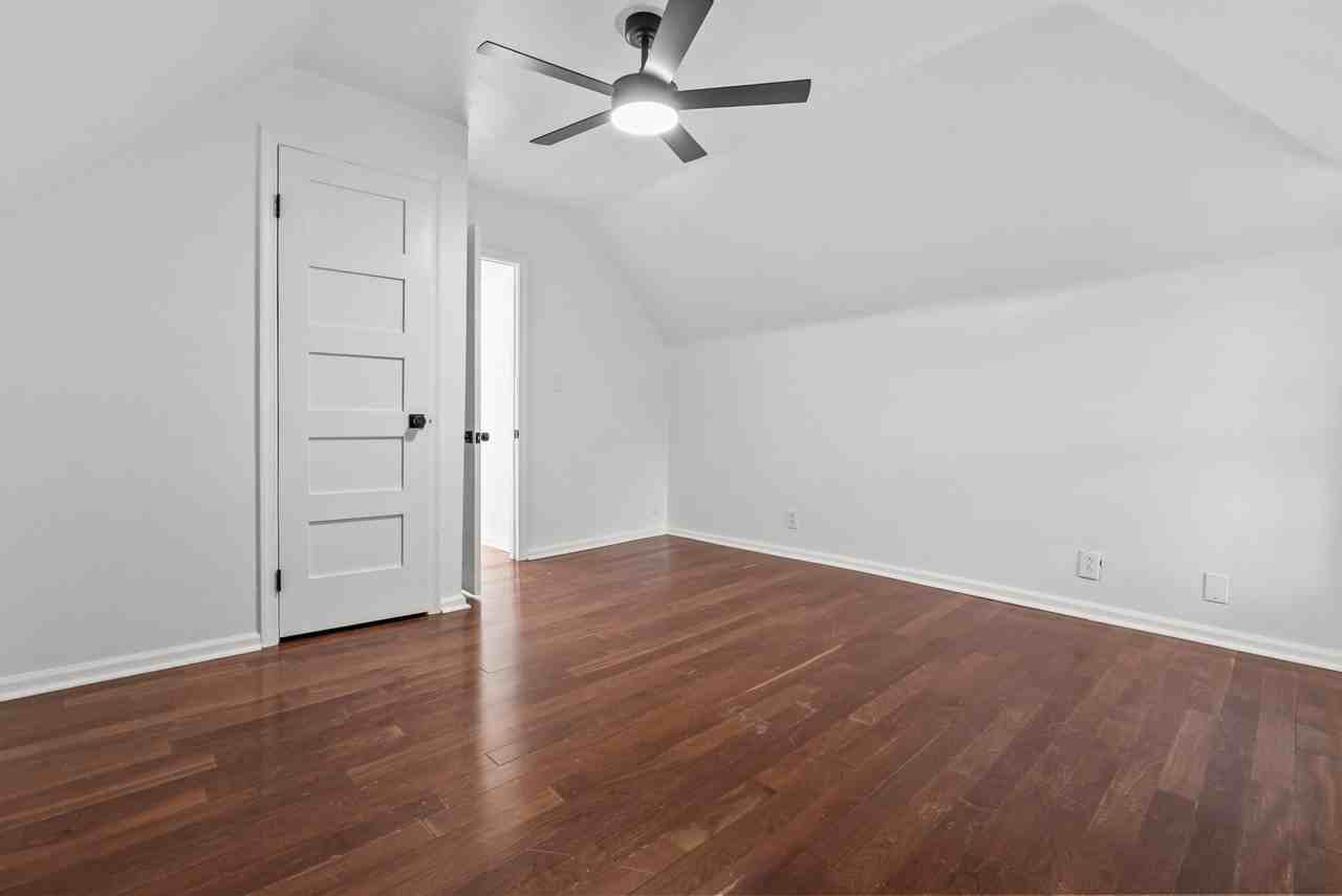 346 Fairfax Ave #3 - Photo 7 of 12