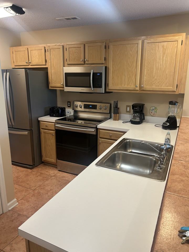 216 Landing Rd #G - Photo 4 of 23
